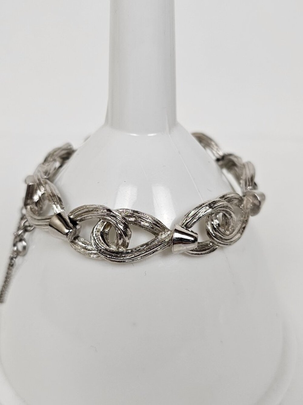 Vtg Monet MCM Bracelet Silver Tone Oval Textured Sculptural Rope Swirl Loop Link - Picture 2 of 13
